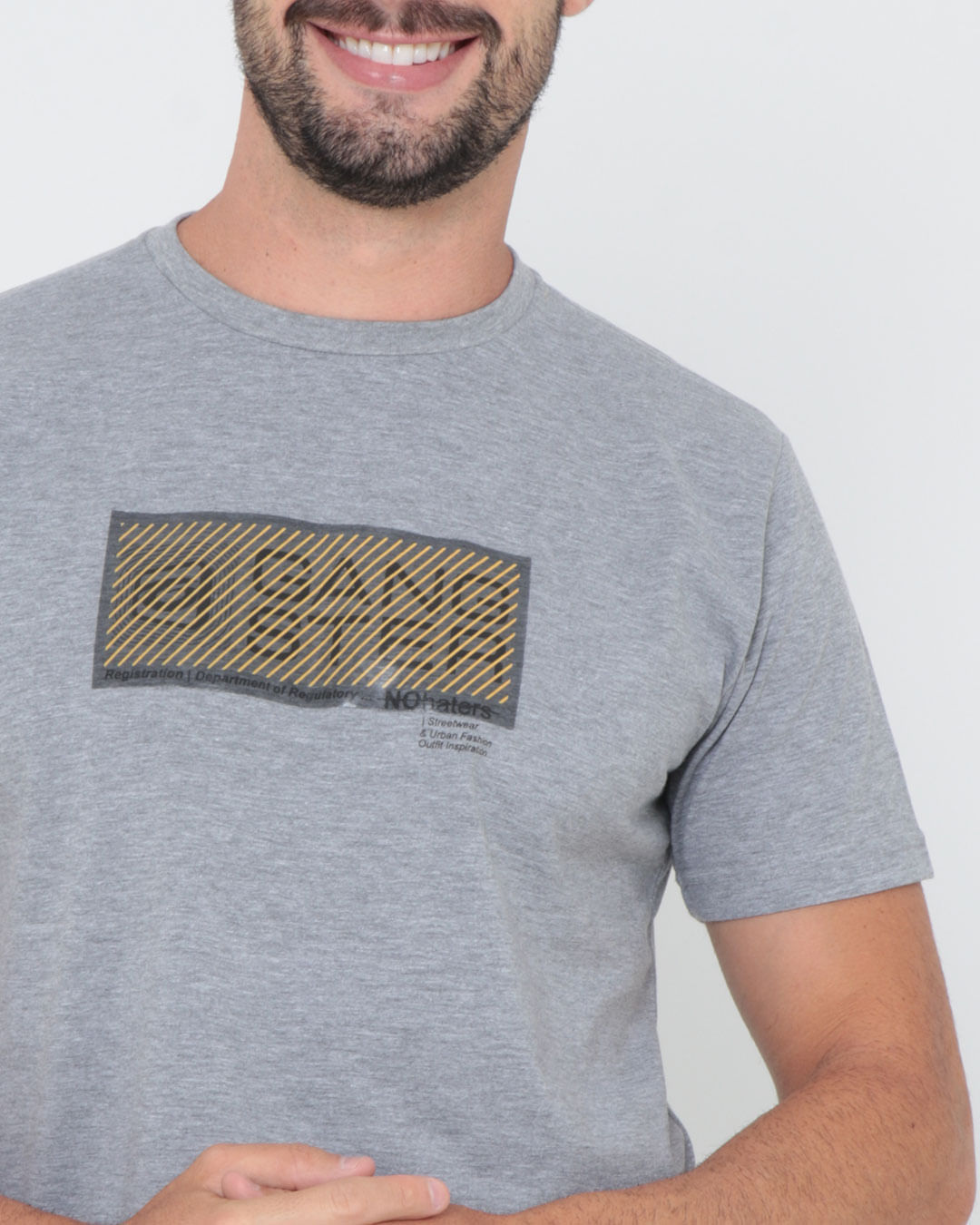 Camiseta-Estampada-Gangster-Cinza-Claro