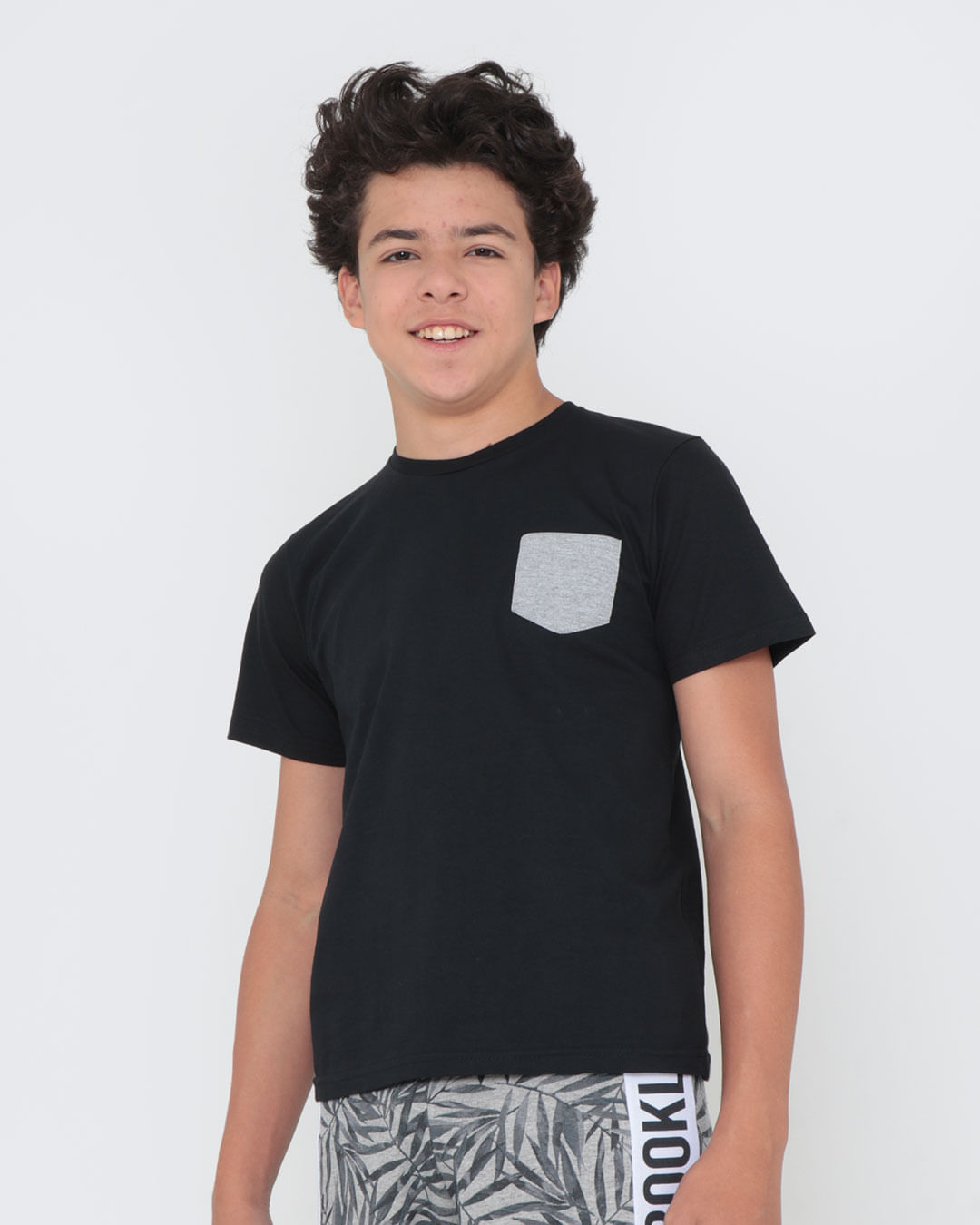 Camiseta-003-Mc-Bolso--M1014---Preto