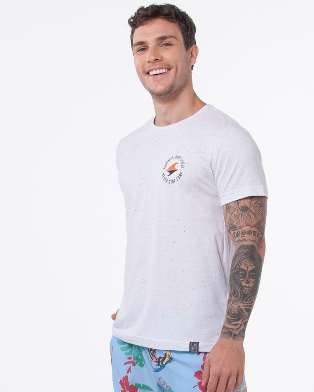 Camiseta-Botone-Estampa-Surf-Branca