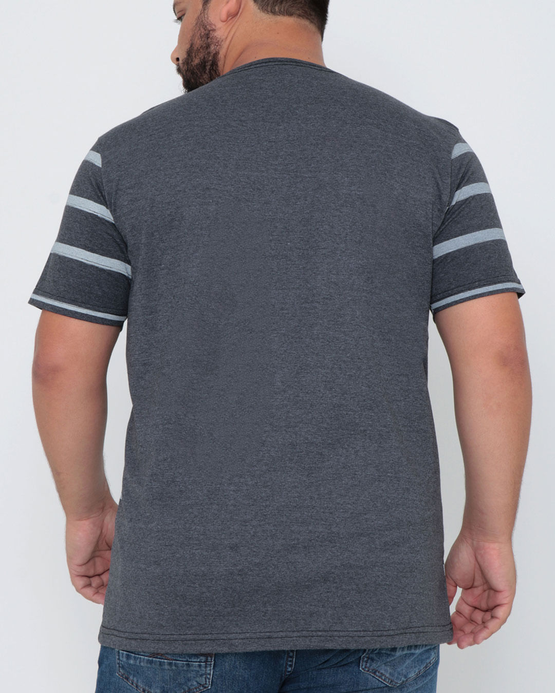 Camiseta-Plus-Size-Com-Bolso-Listrada-Mescla-Cinza-Escuro