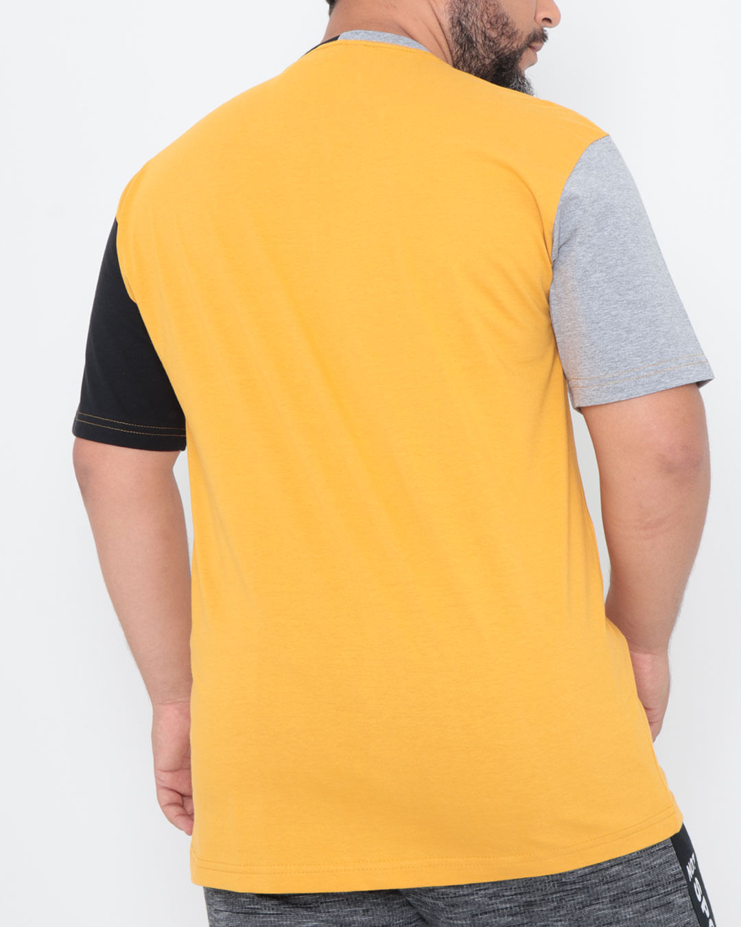 Camiseta-Plus-Size-Recortes-Mostarda