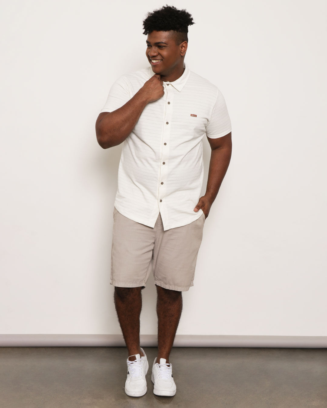 Camisa-Plus-Size-Masculina-Listrada-Texturizada-Off-White