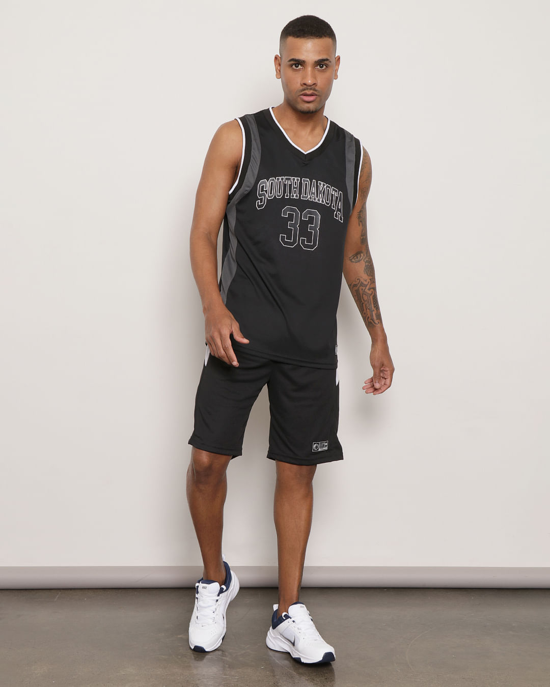 Bermuda-Masculina-Basquete-Fitness-Recortes-Preta