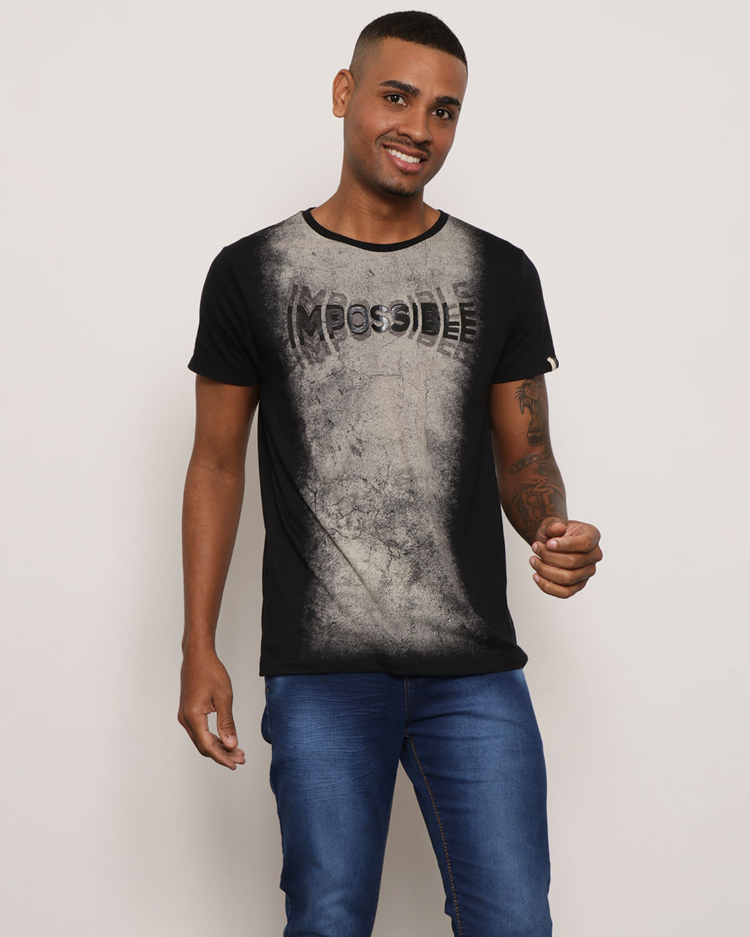 Camiseta-Masculina-Manga-Curta-Estampa-Impossible-Preta