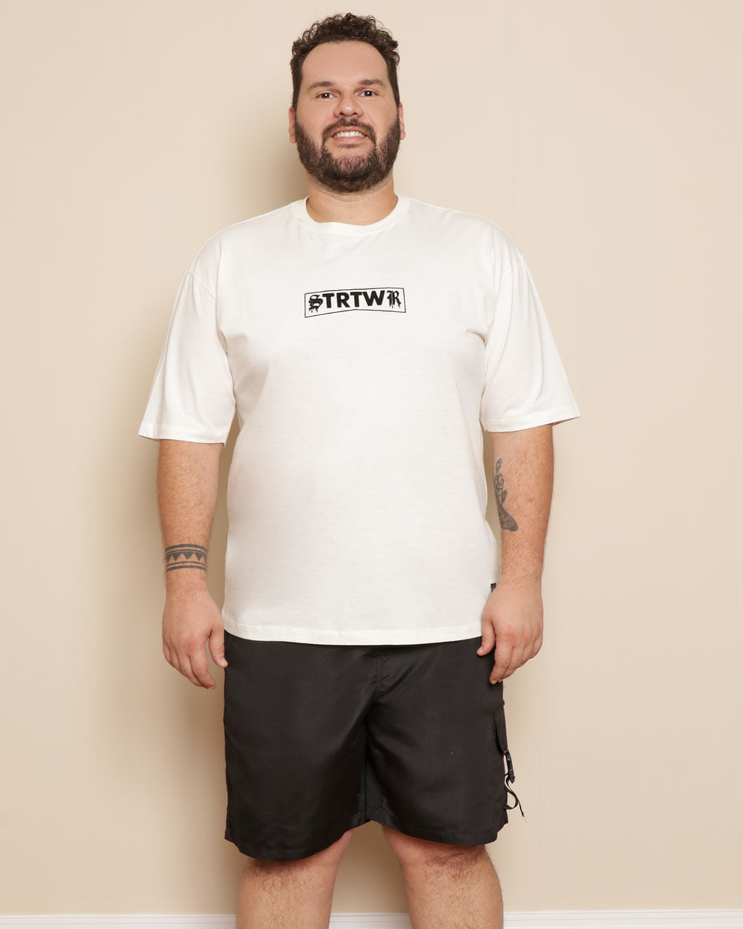 Camiseta-Plus-Size-Masculina-Manga-Curta-Estampa-Flocada-Off-White