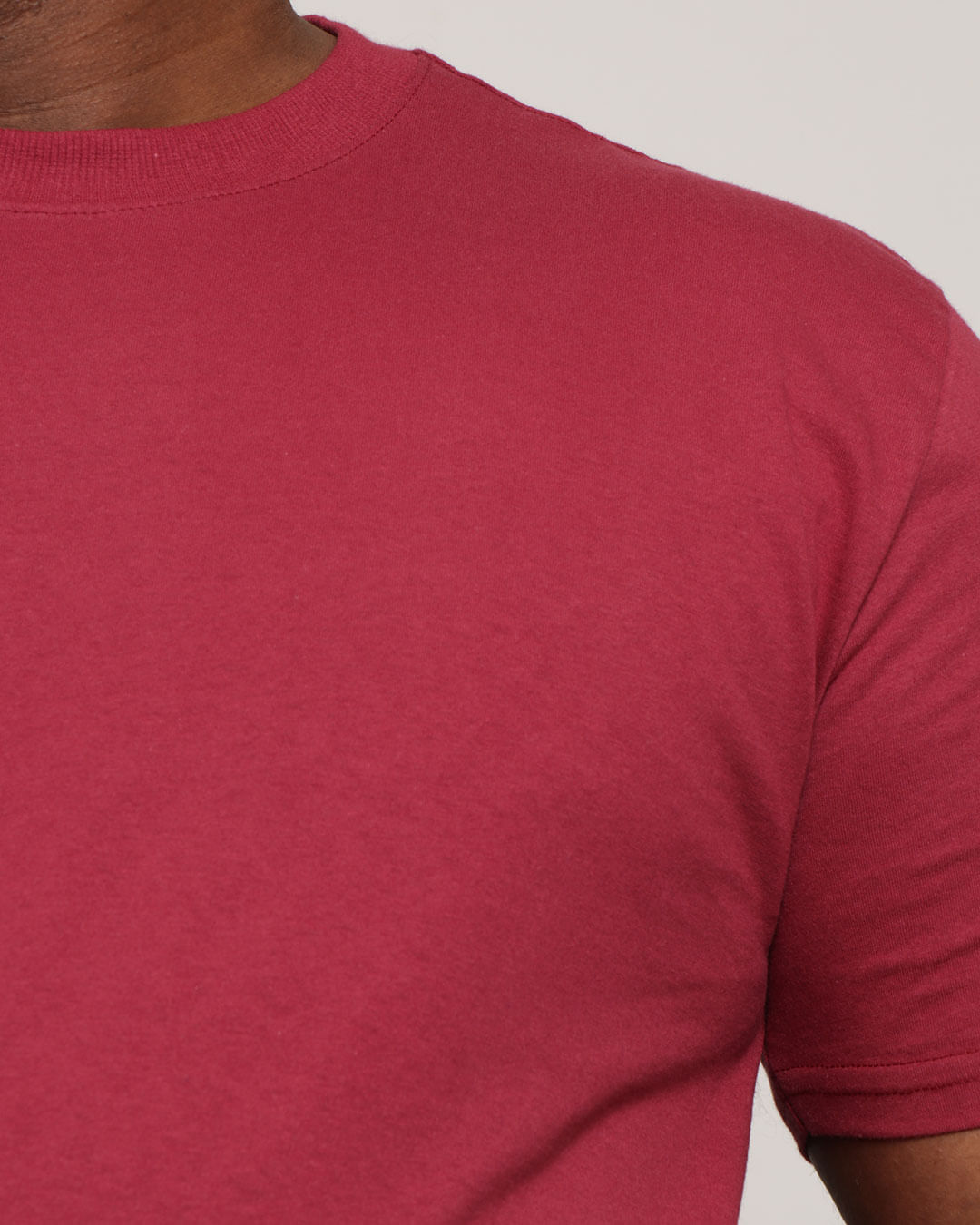 Camiseta-Plus-Size-Masculina-Estampa-Nas-Costas-Manga-Curta-Vermelha