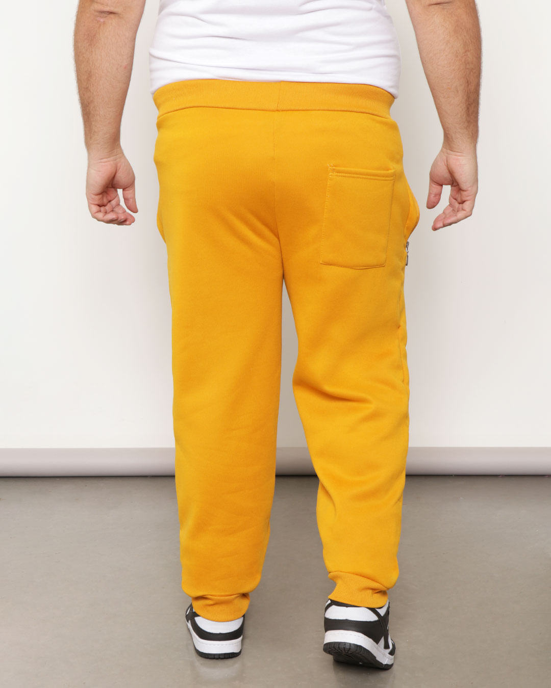 Calca-Moletom-Plus-Size-Masculina-Jogger-Bolso-Com-Ziper-Mostarda