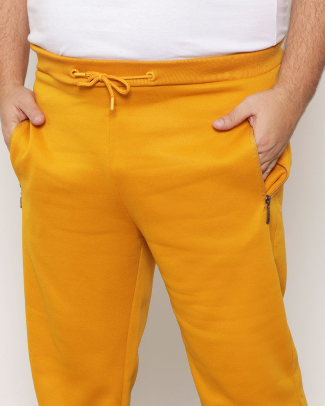 Calca-Moletom-Plus-Size-Masculina-Jogger-Bolso-Com-Ziper-Mostarda