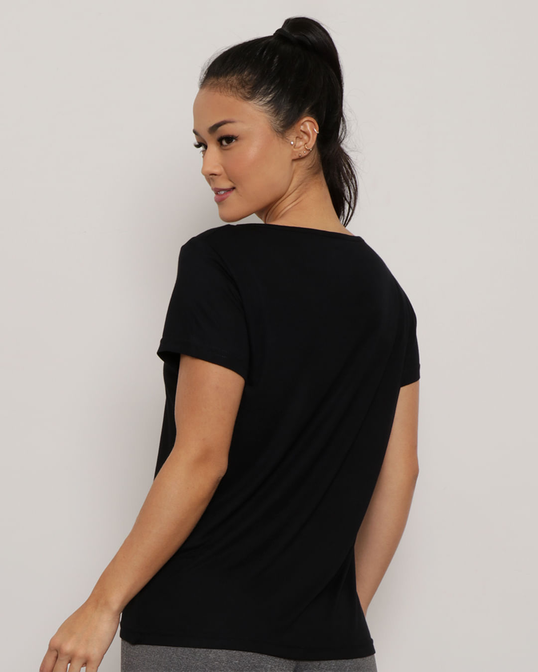 Blusa-11974-Mc-Dec-U-Estampa-Localizada---Preto-Geometrico