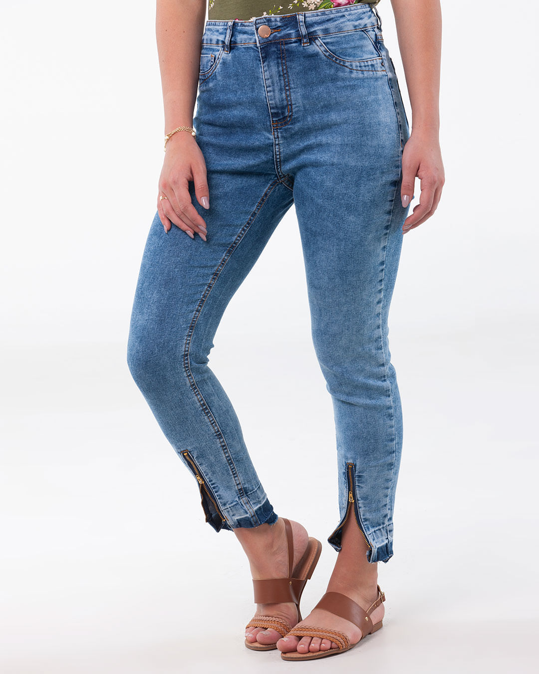 Calca-Jeans-Feminina-Cintura-Alta-Cigarreta-Azul-Detalhe-Barra