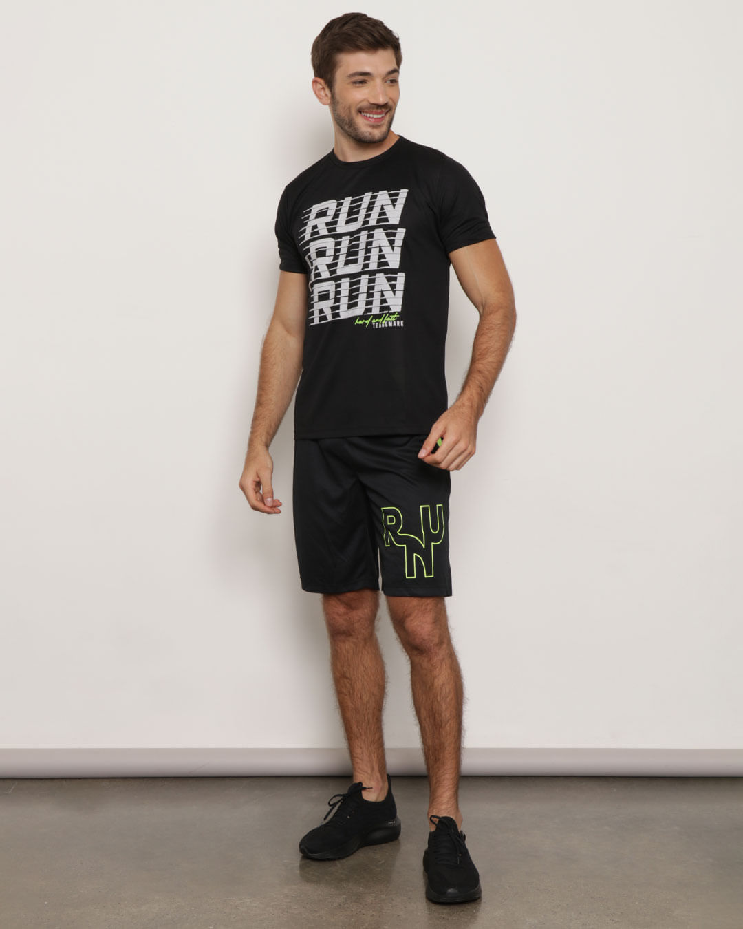 Camiseta-Masculina-Esporte-Manga-Curta-Estampa-Run-Preta