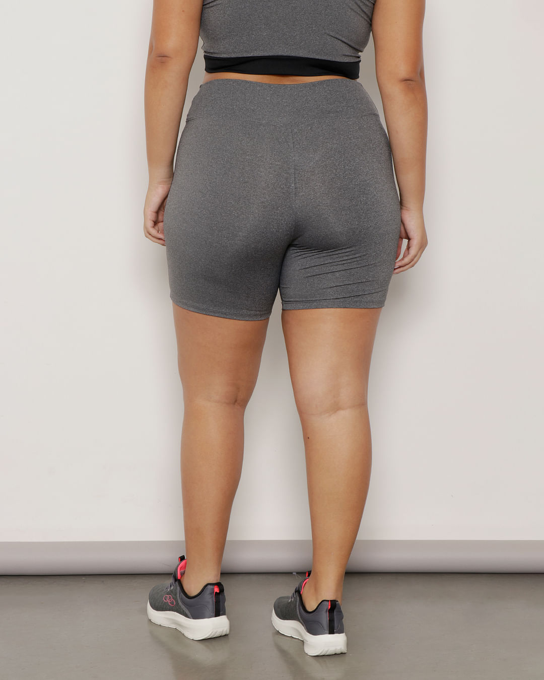 Shorts-8212-Plus-Size-Com-Recortes-Later---Mescla-Medio