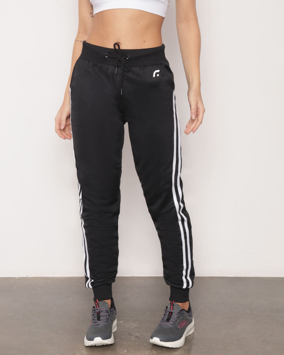 Calca-Feminina-Jogger-Fitness-Fitter-Preta