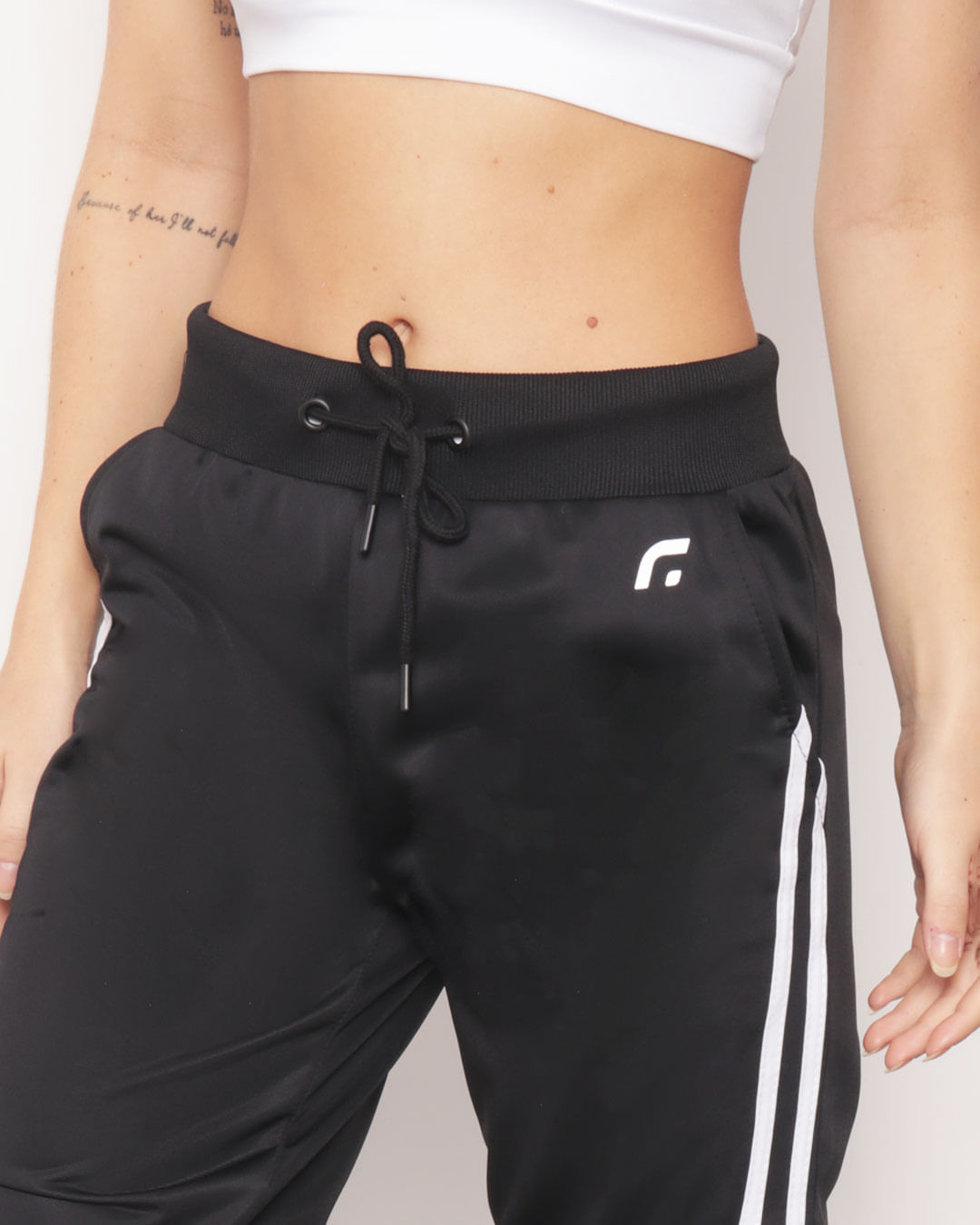 Calca-Feminina-Jogger-Fitness-Fitter-Preta