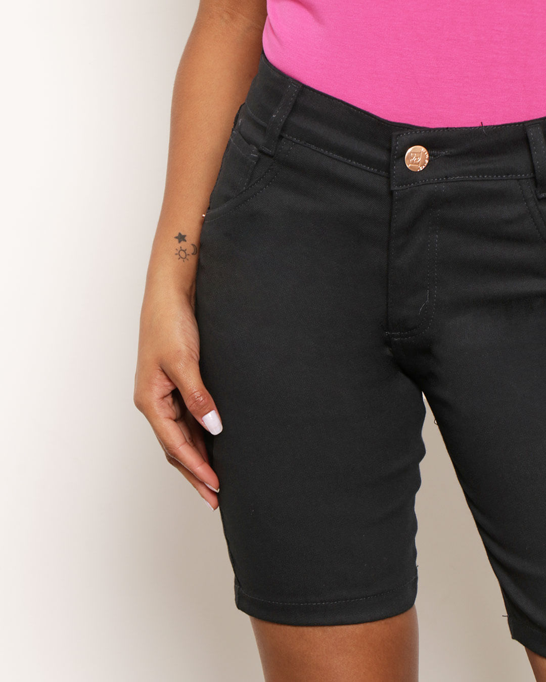 Bermuda Jeans Feminina Com Bolso Preta