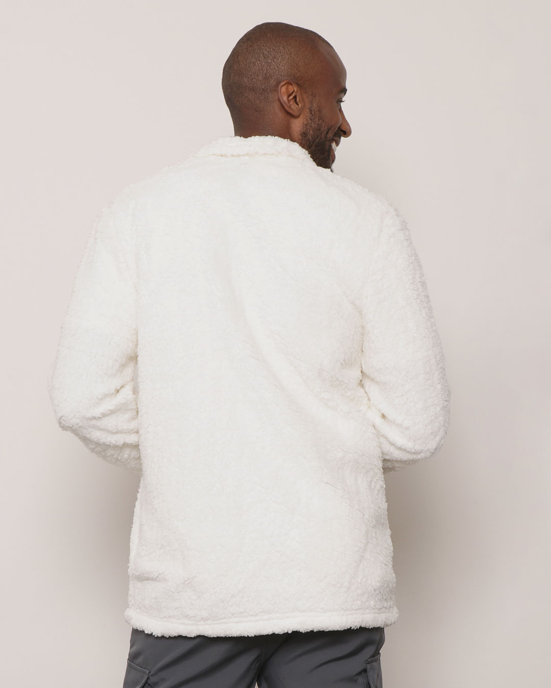 Jaqueta-Masculino-Sherpa-Com-Bolso-e-Ziper-Off-White