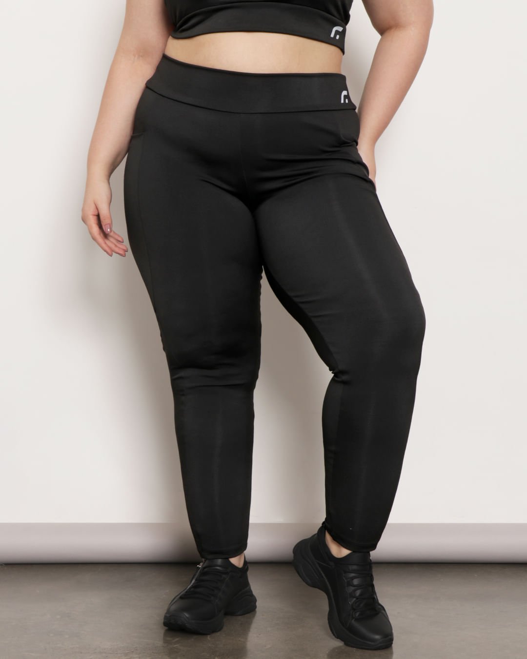 Legging-12881-Plus-Lisa-Com-Recortes---Preto