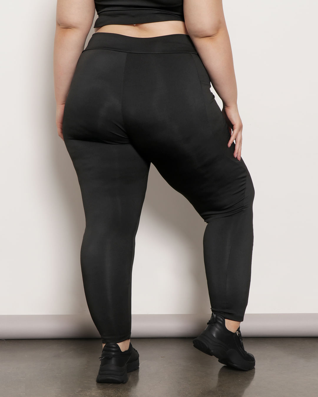 Legging-12881-Plus-Lisa-Com-Recortes---Preto