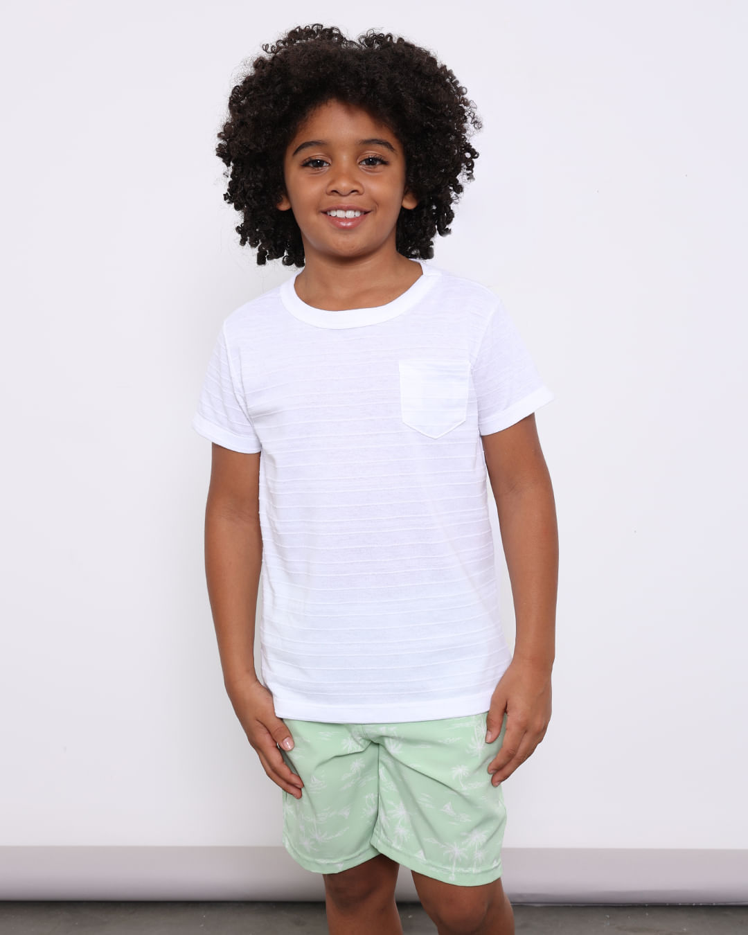 Camiseta Infantil Menino Básica Bolso Frontal Gola Redonda Branca