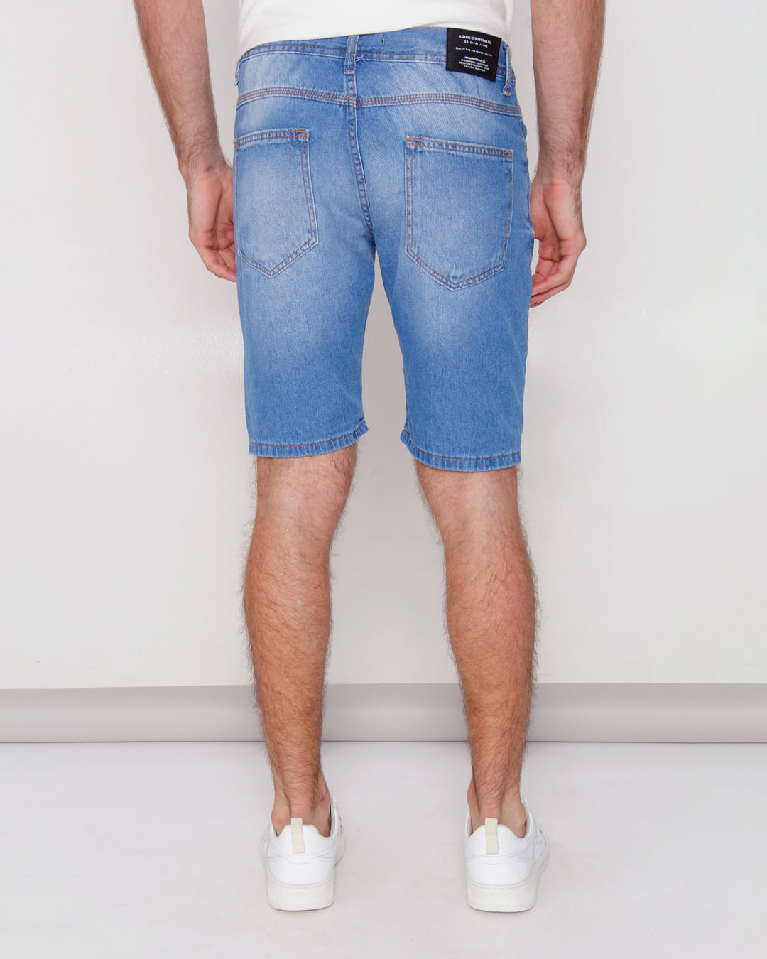 Bermuda-Jeans-Masculina-Com-Puidos-E-Destroyed-Azul