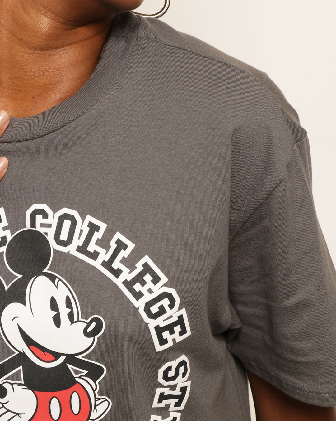 Camiseta-Mc-Mickey--30060129---Cinza-Escuro