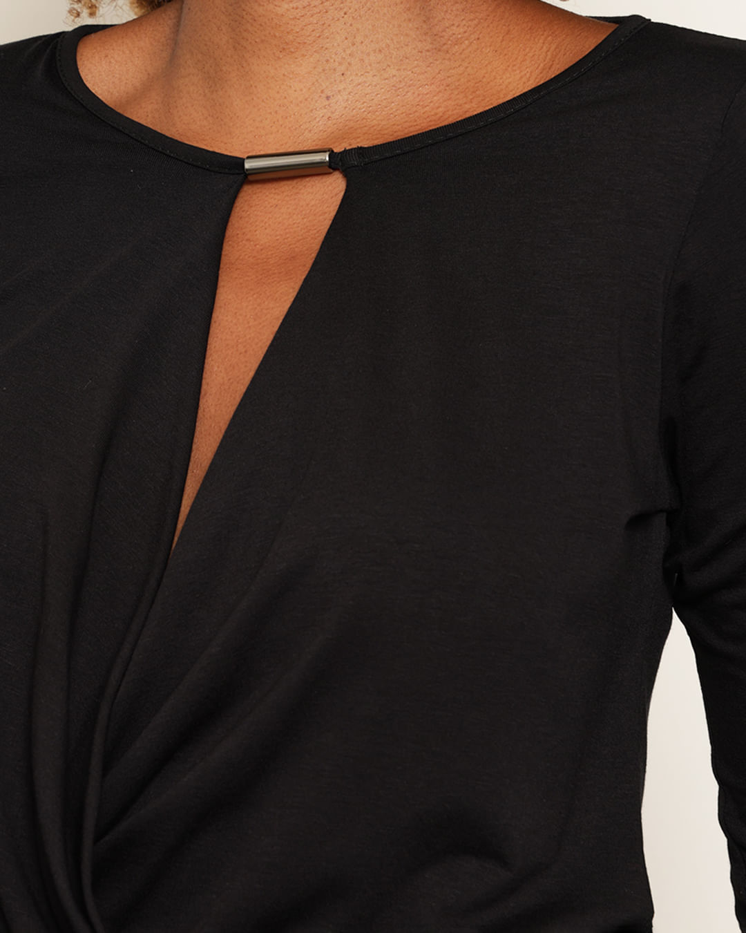 Blusa-Ml-Visco-Det-Metal-Transp-Wt153---Preto