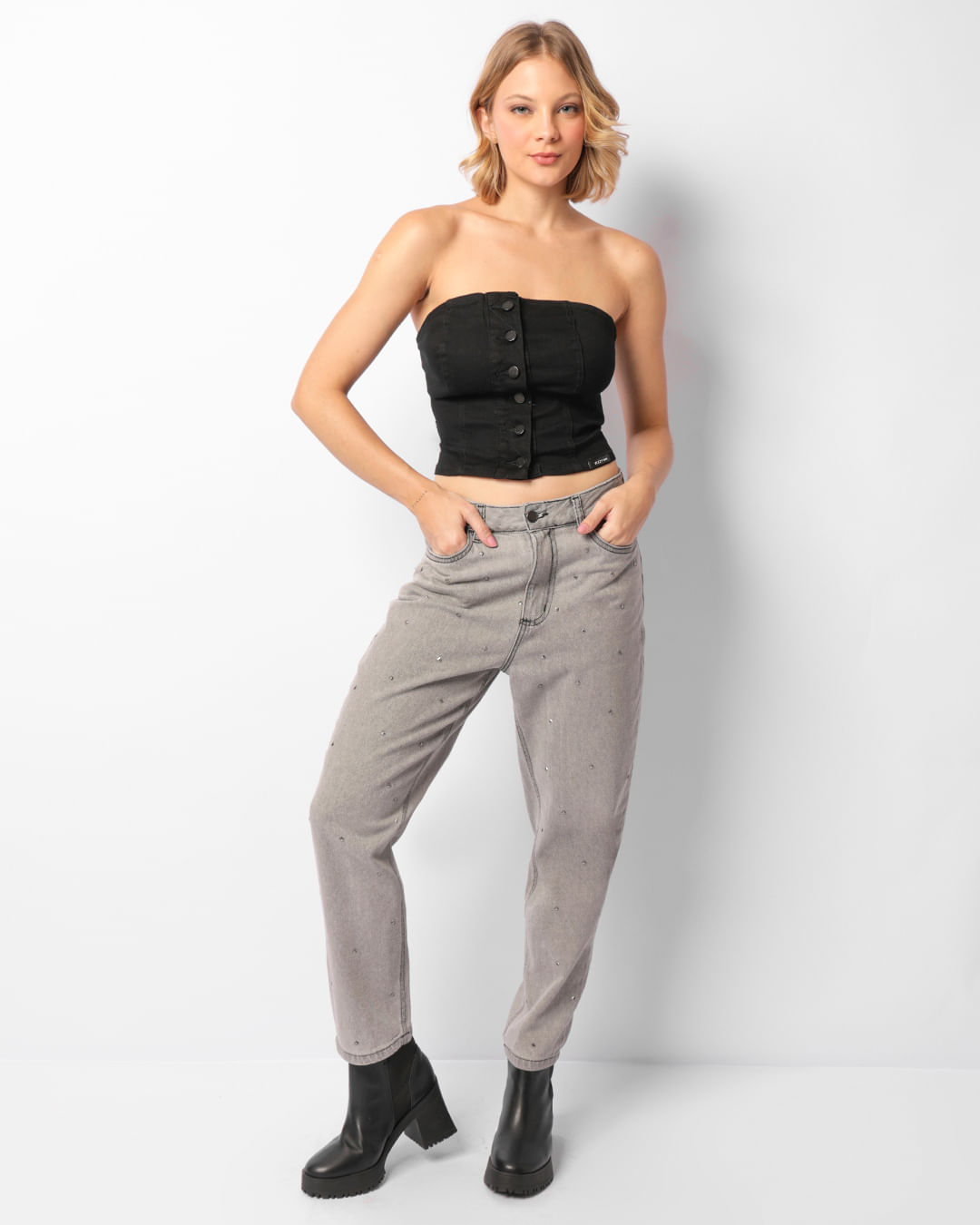 Calça Jeans Feminina Mom Aplicação de Brilhos Cinza