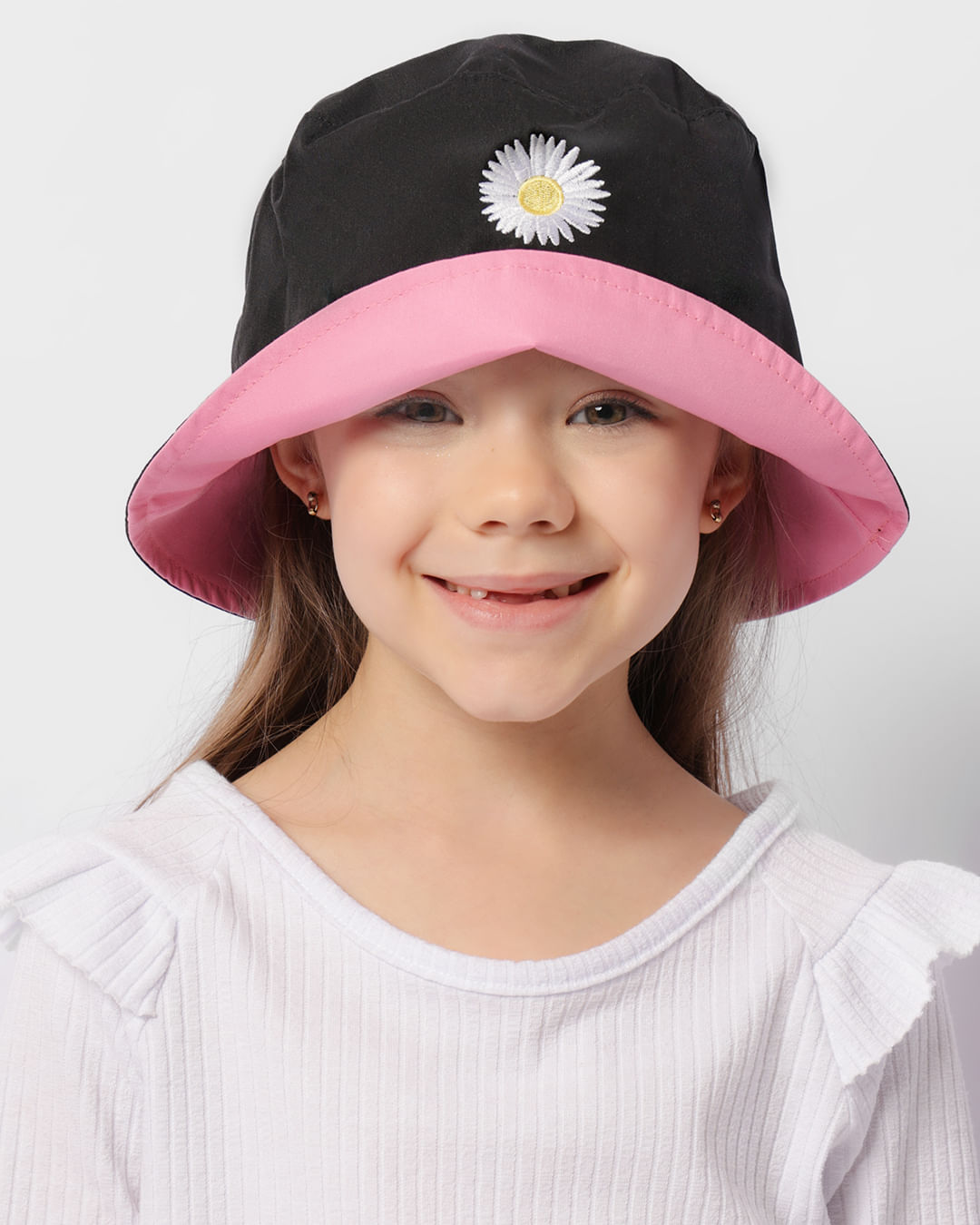 Chapeu-Infantil-Bucket-Hat-Estampa-Bordada-Margarida-Preto