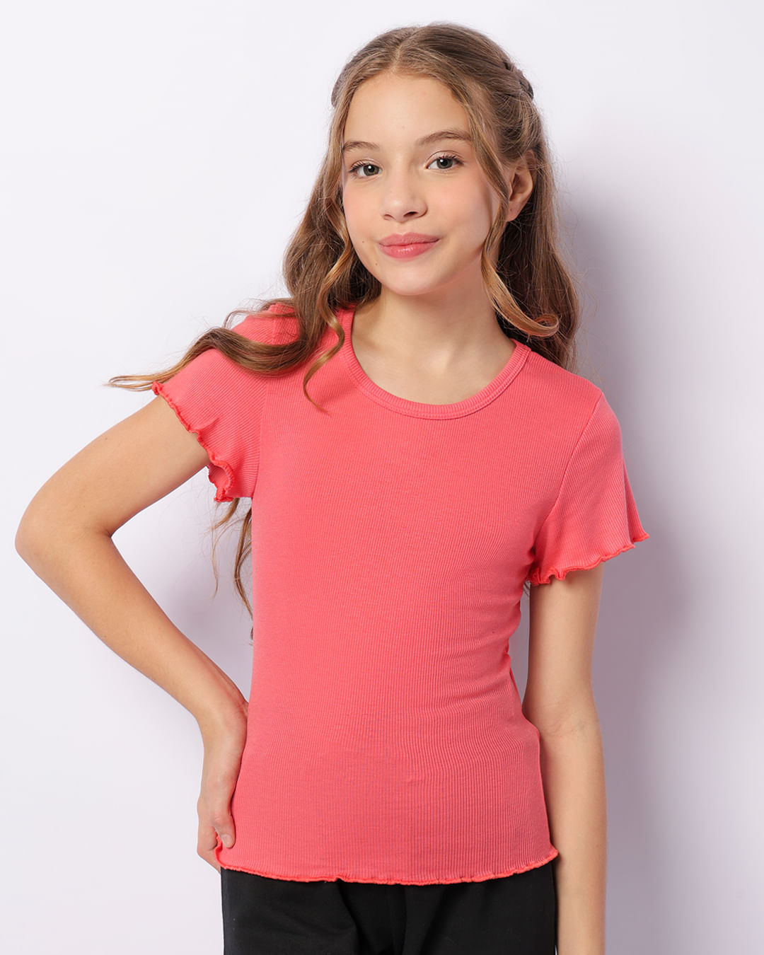 Blusa Juvenil Canelada Manga Curta Com Frufru Rosa