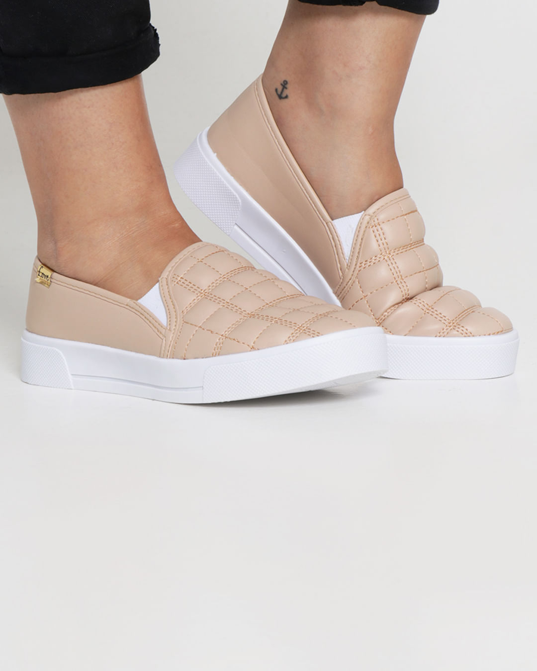 Tenis-Feminino-Slip-On-Matelasse-Bege-Claro