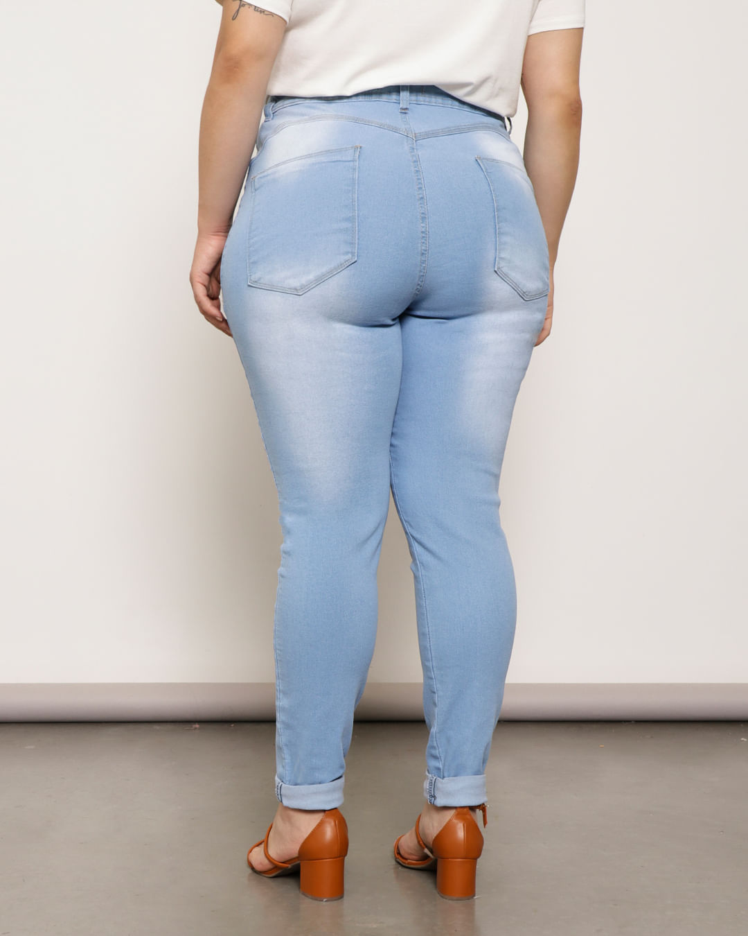 Calca-Jeans-Feminina-Plus-Size-Cicarrete-Azul-Claro