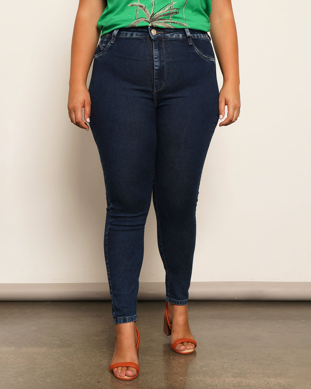 Calca-Jeans-Feminina-Plus-Size-Cicarrete-Azul-Claro