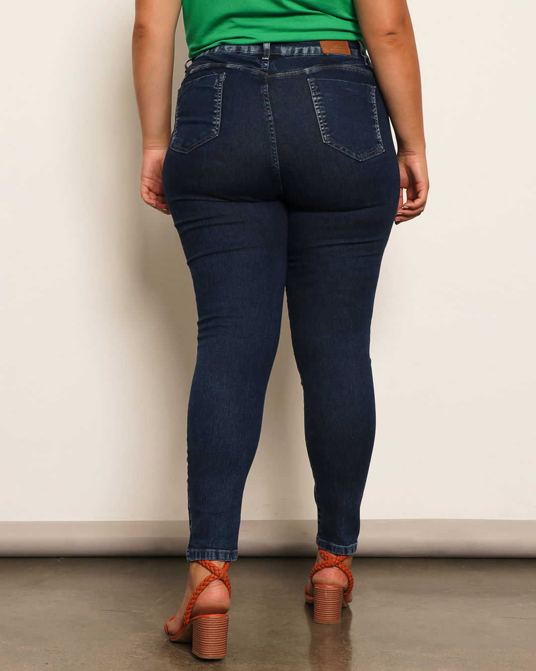 Calca-Jeans-Feminina-Plus-Size-Cicarrete-Azul-Claro