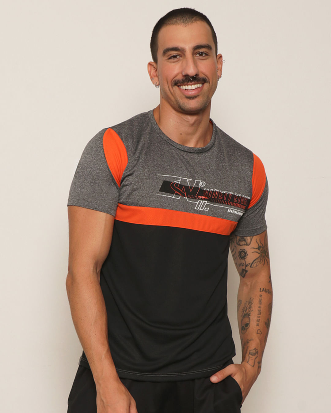 Camiseta Masculina Esportiva Dry Fit Texturizada Com Recortes Manga Curta Laranja