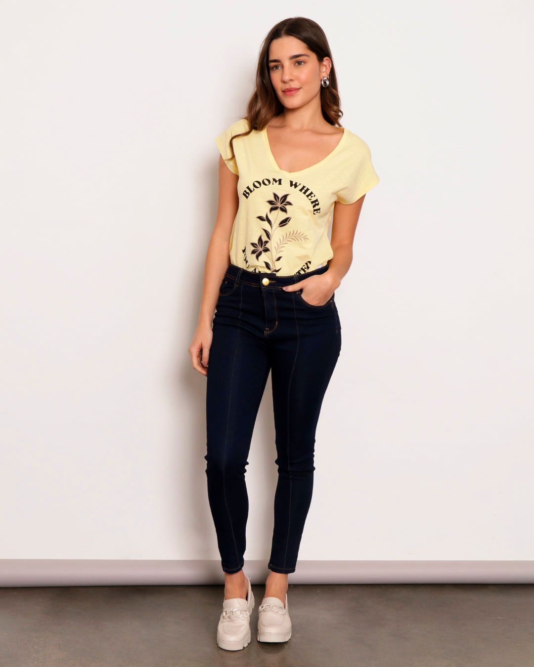 Blusa-Tt743-Estamp-Gola-V-Amarela-Mesa---Amarelo-Medio