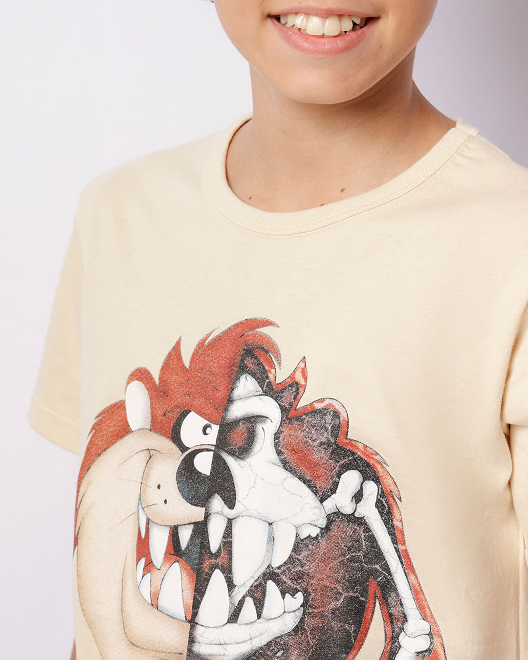 Camiseta-T36769-Mc-M-1016-Taz-Mania---Bege-Claro