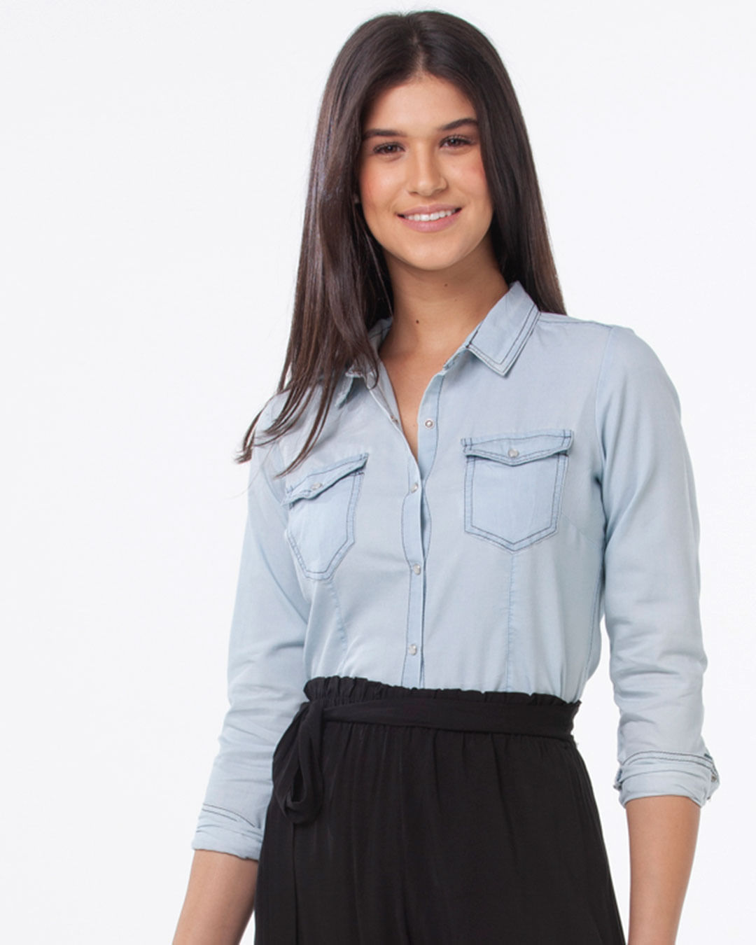Camisa-Jeans-Feminina-Bolsos-Azul-Claro