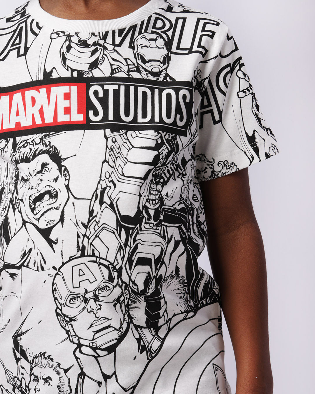 Camiseta-0401476-Mc-M-410-Avengers---Branco