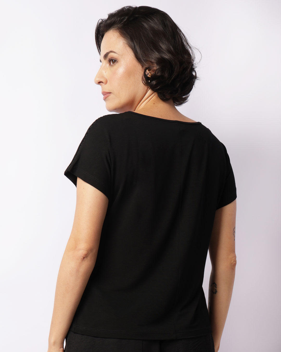 Blusa-Mc-Visco-Det-Entremeio-Pl327-Md---Preto