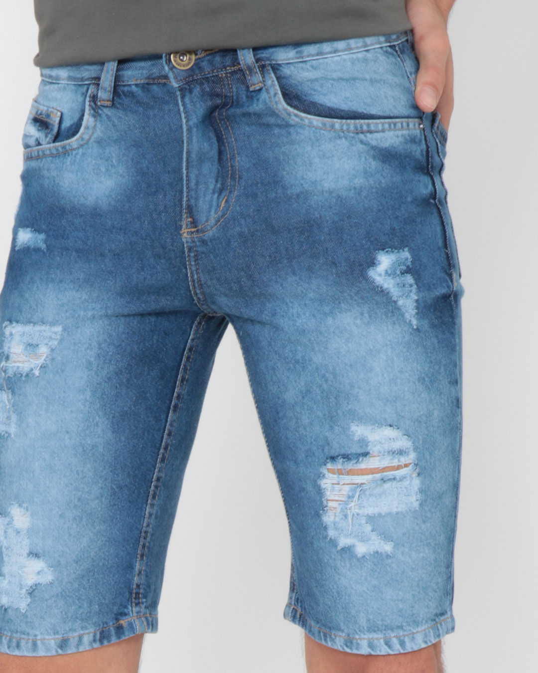Bermuda-Jeans-Masculina-Destroyed-Azul-Claro