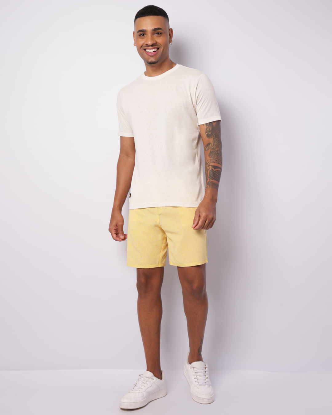 Bermuda Masculina Sarja Reta Com Cordão Amarelo