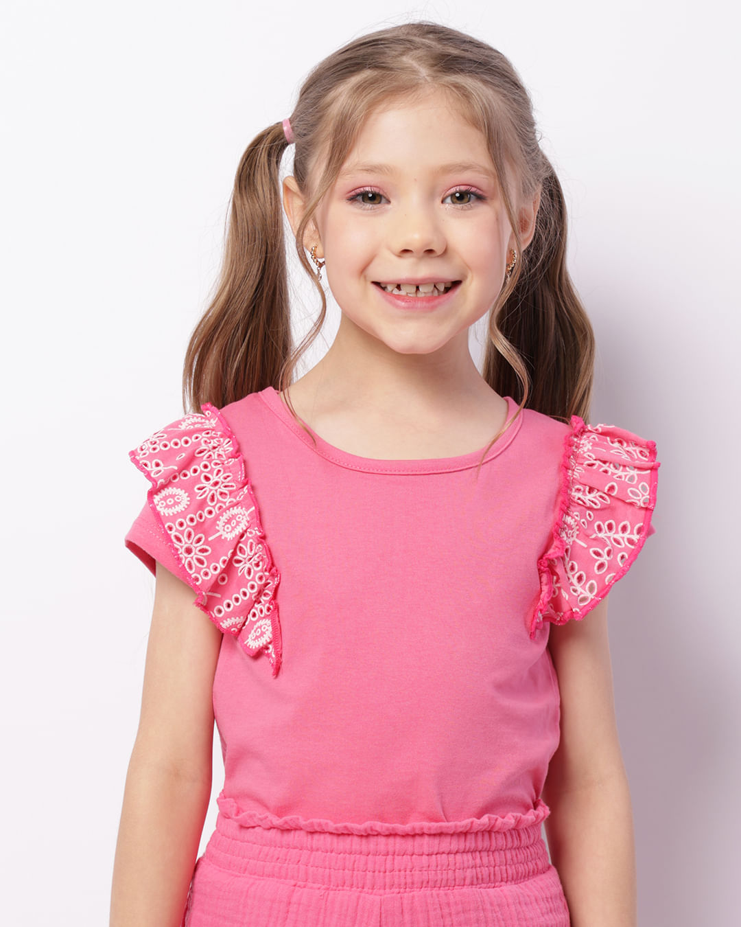 Blusa Infantil Manga Curto Babado Em Laise Rosa