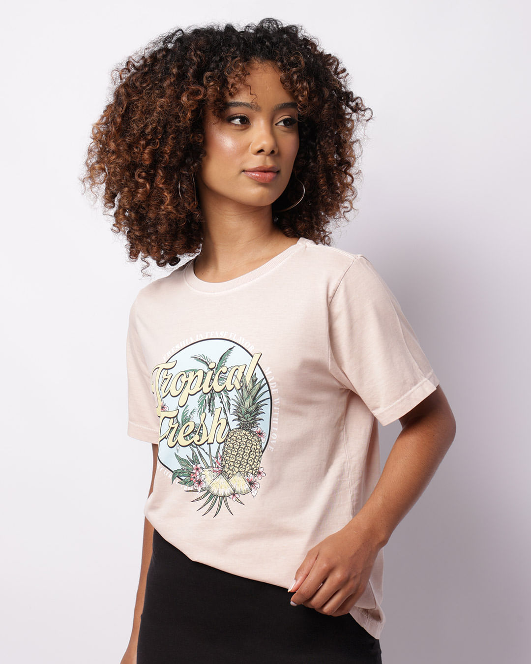 Camiseta Feminina Estampa Tropical Manga Curta Bege