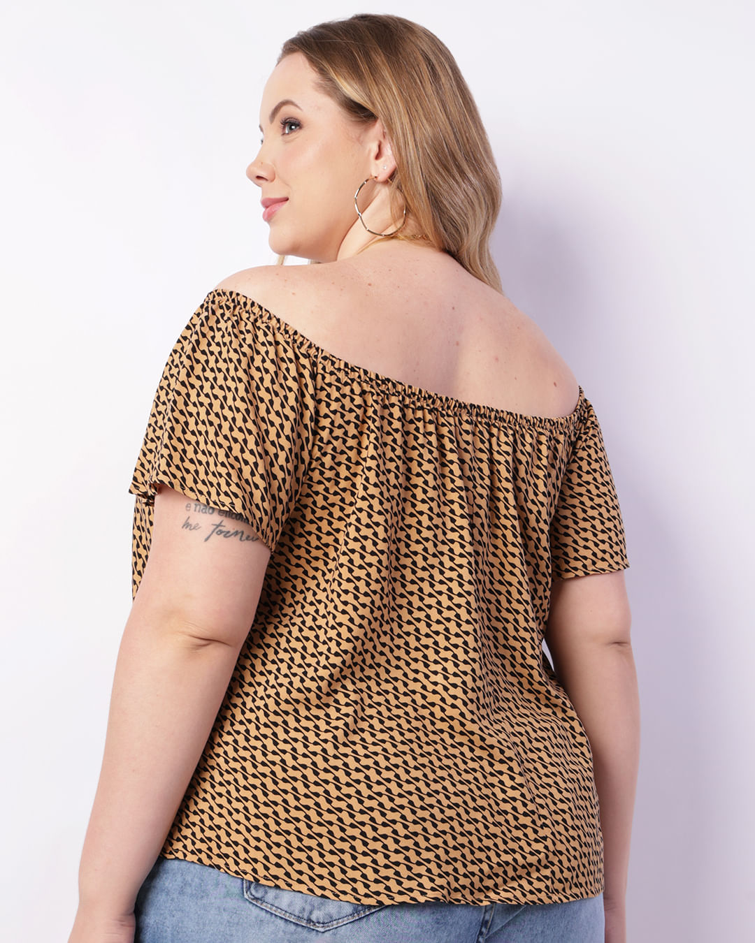 Blusa-Plus-Size-Feminina-Ciganinha-Viscose-Estampada-Bege