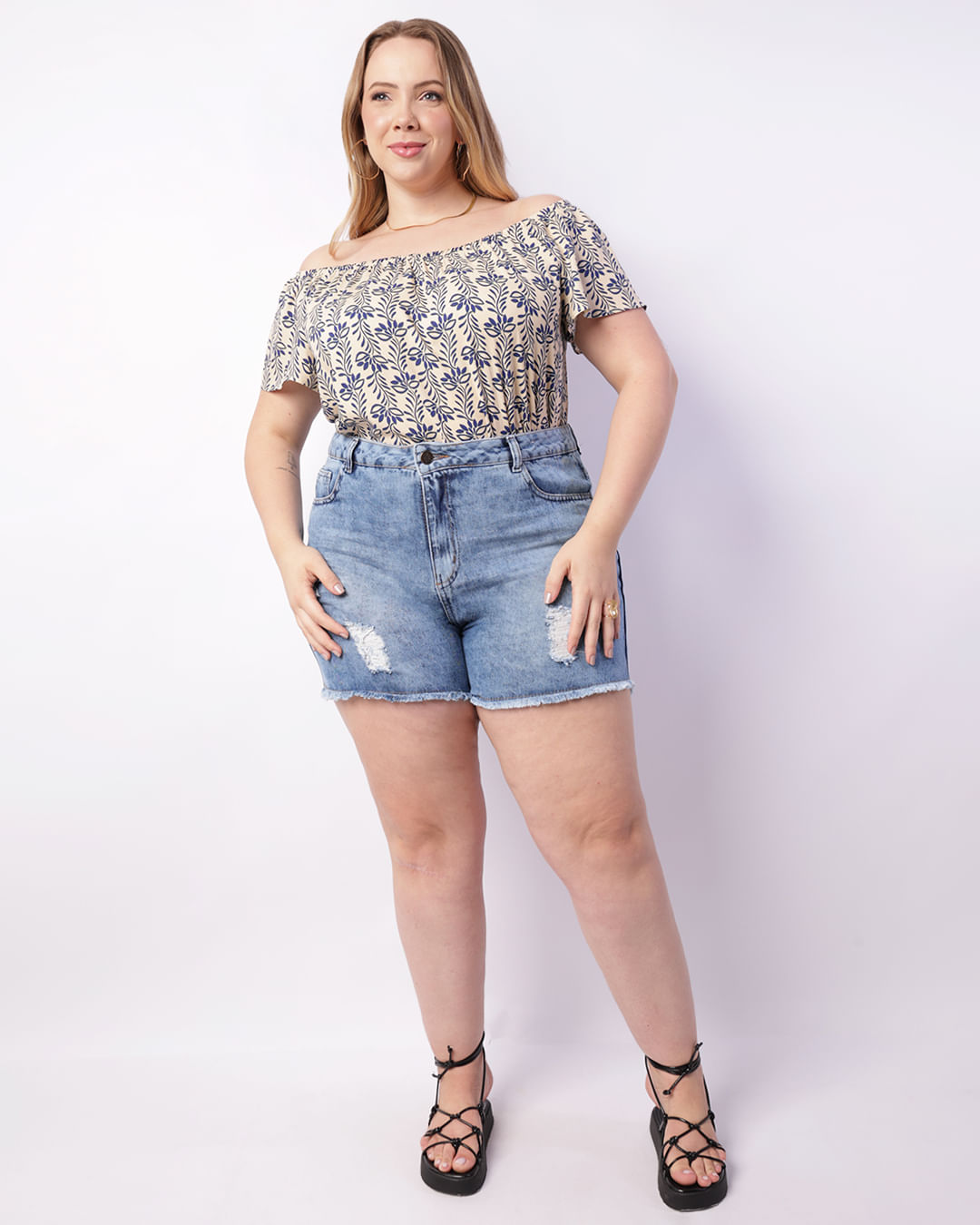 Blusa-Plus-Size-Feminina-Ciganinha-Viscose-Estampa-Floral-Bege