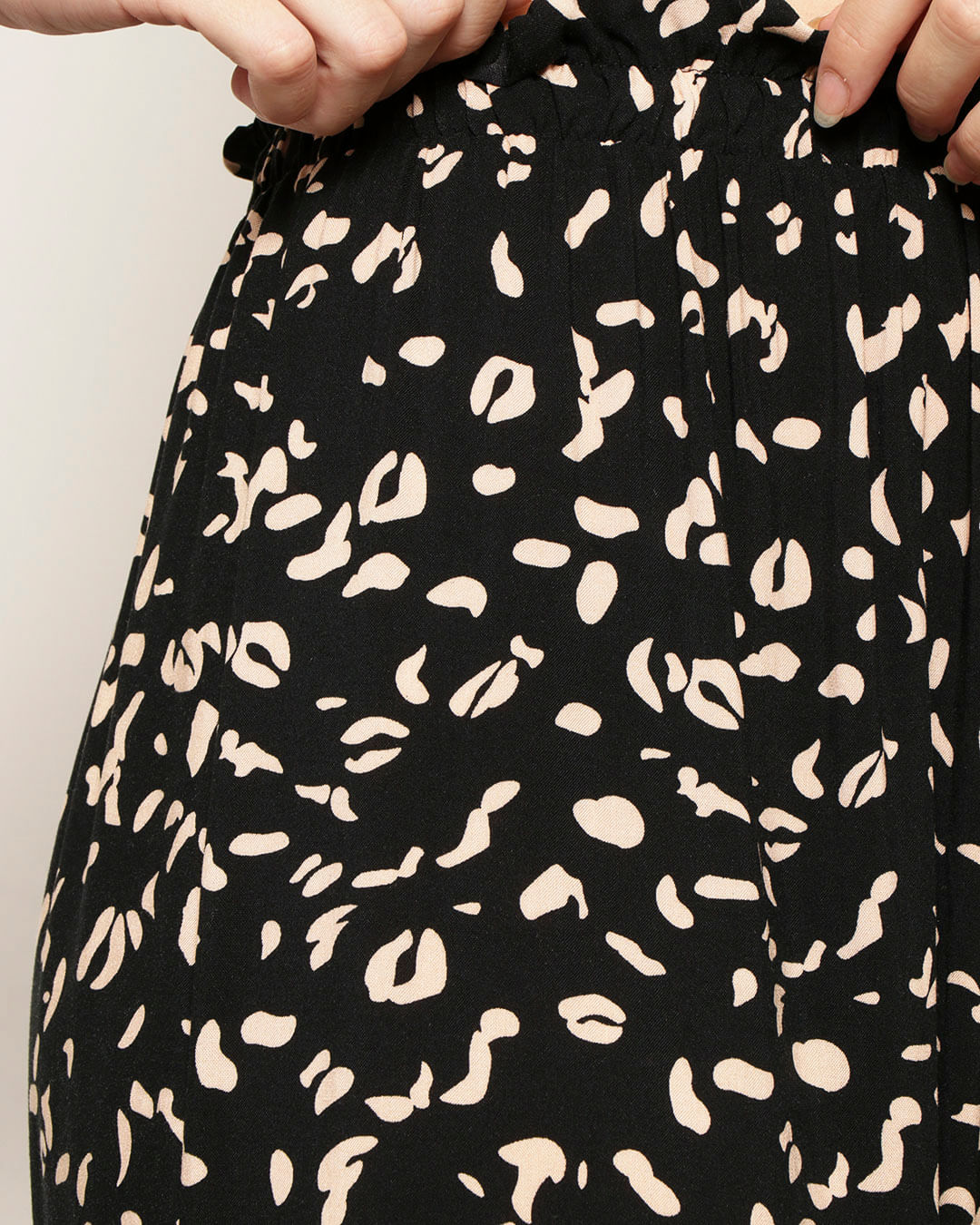 Pantacourt-Estampada-5603re-Prog---Preto-Outros