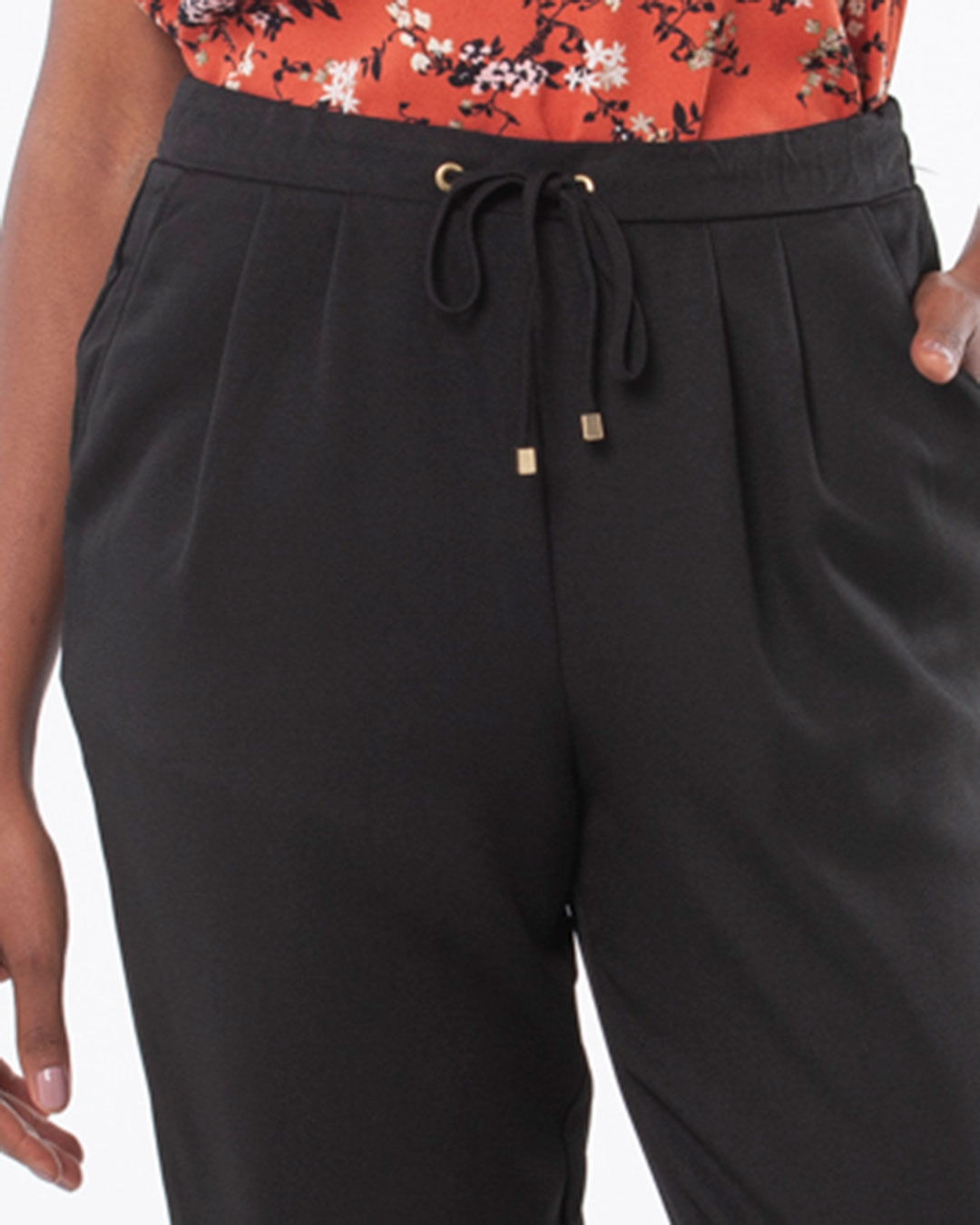Calca-Feminina-Reta-Estampada-Preto