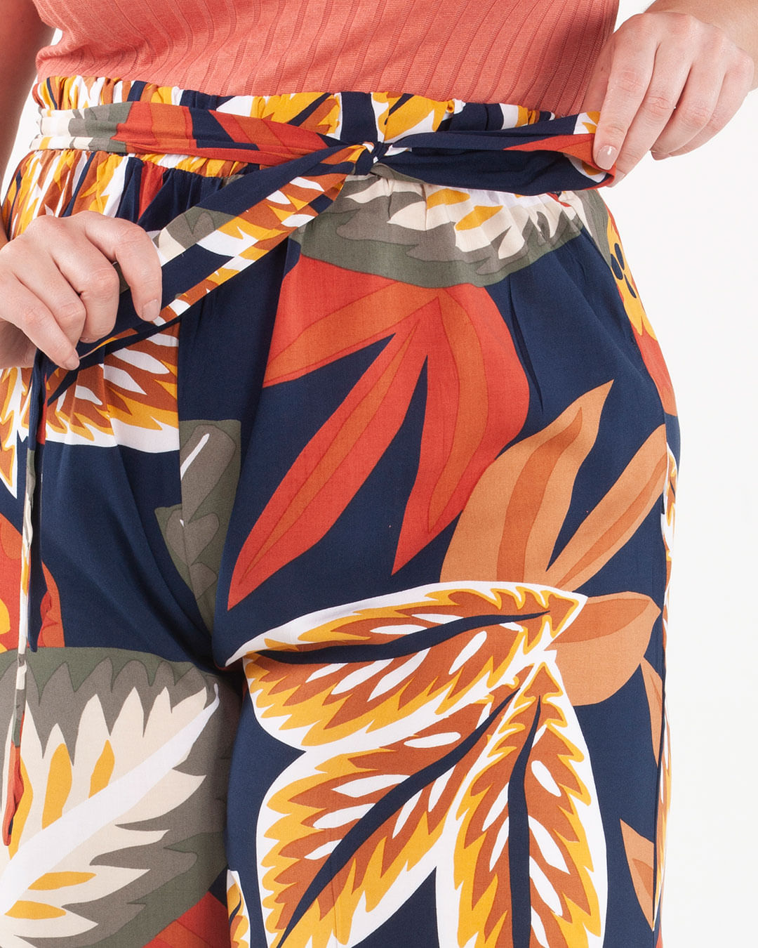 Calca-Feminina-Pantacourt-Azul-Estampa-Folhas