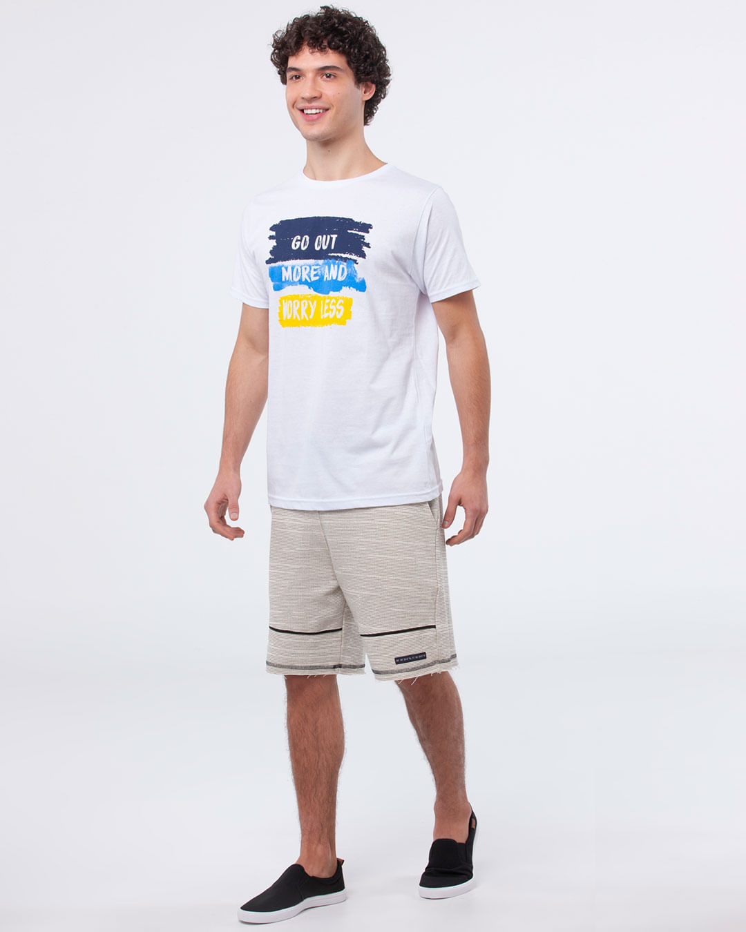 Camiseta-Masculina-Regular-Estampa-Rabisco-Branco