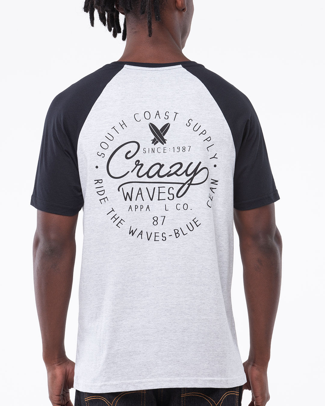 Camiseta-Masculina-Raglan-Bolso-Cinza-Claro